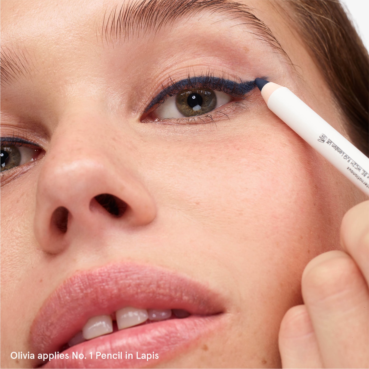 NO 1. PENCIL CREAMY LONG-WEARING EYELINER (DELINEADOR PARA OJOS DE LARGA DURACIÓN)